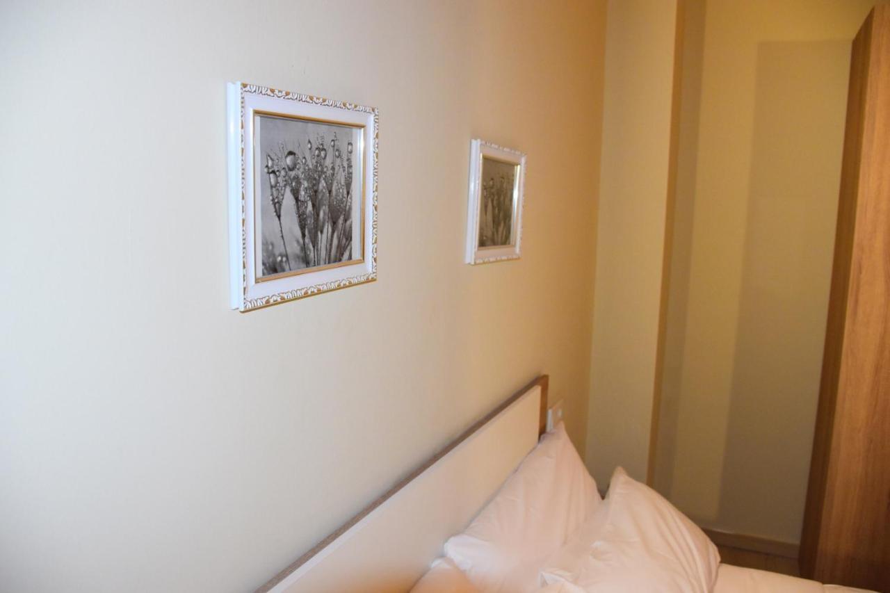 Apartamentos Giuliano Empuriabrava Luaran gambar