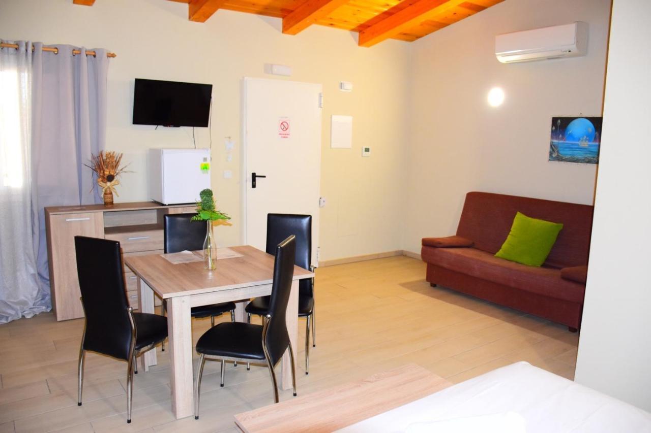 Apartamentos Giuliano Empuriabrava Luaran gambar